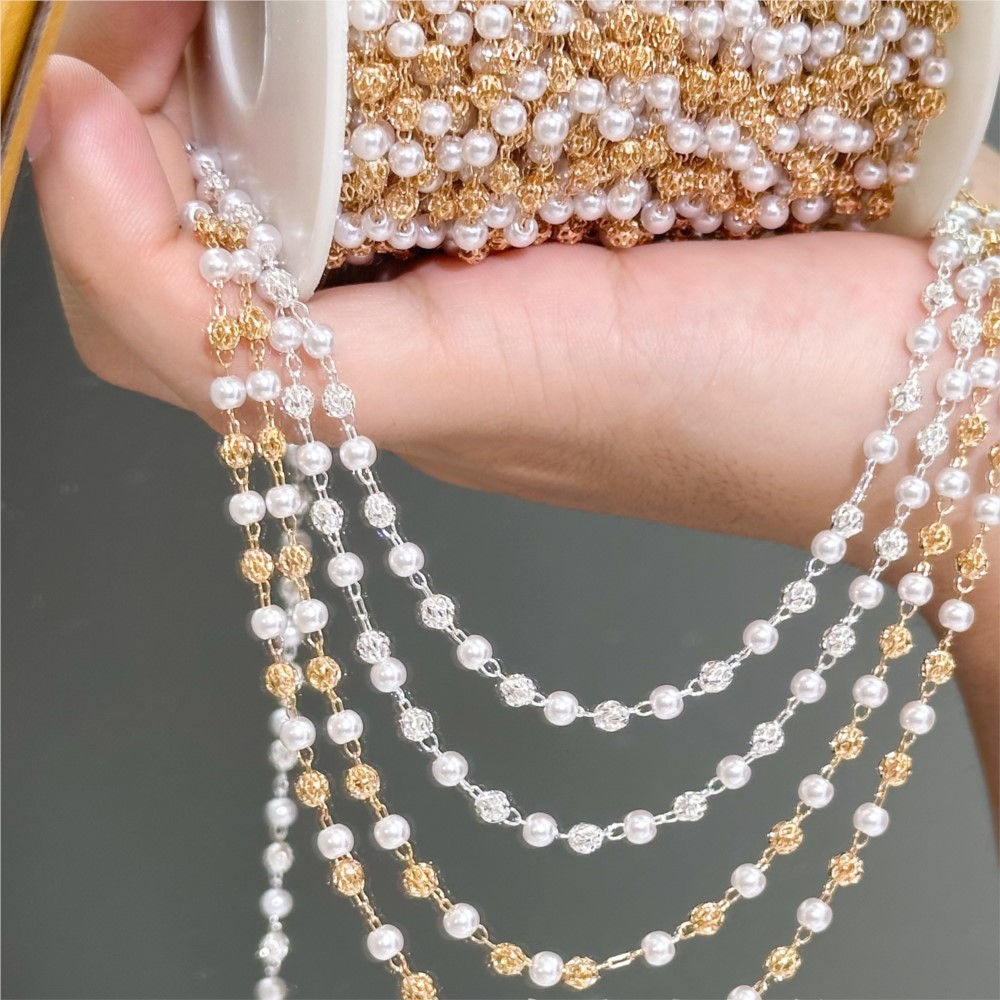 Pearl Trim Chain - Chaîne en laiton avec fausses perles